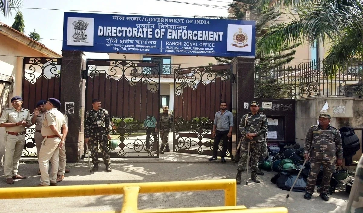 ईडी ने साइबर धोखाधड़ी मामले की जांच के सिलसिले में गुजरात, महाराष्ट्र में छापेमारी की